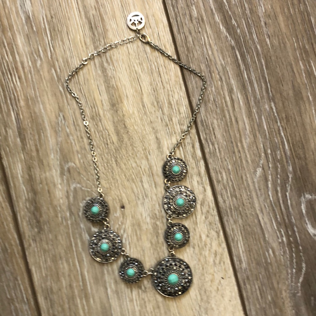 Silver Tone Necklace